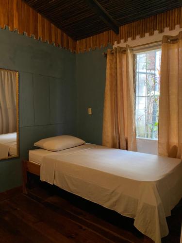 1 twin bed