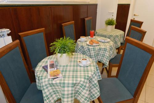 Hotel Chicago - image 6