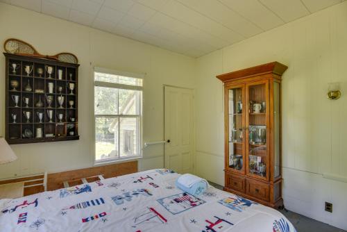 Mattapoisett House with 7 Acres and Private Beach - image 8