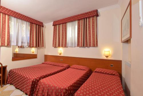 Hotel Chicago - image 5