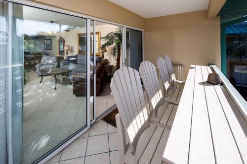 Seaspray Condos 100D - image 3