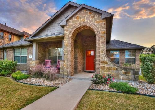 Casa Theodore COZY Comfortable Spacious INCREDIBLY CONVENIENT 5-Star Location in Georgetown, USA