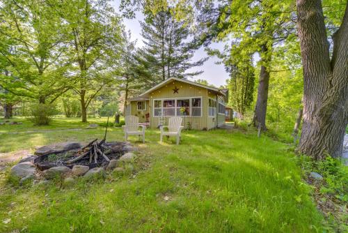 Riverfront Nature Getaway Near Downtown Pine City!