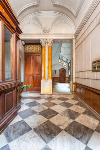 Nowhere Rooms, Palermo