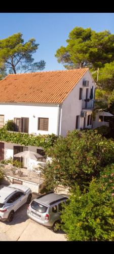 Apartments Iskra Vrboska 