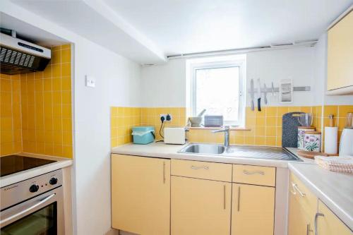 Garden flat on leafy Cator Estate in Blackheath, Londýn (fotografie 6)