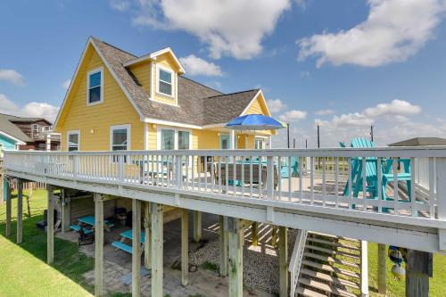 Quaint Beach House with Ocean-View Deck and BBQ! - main image
