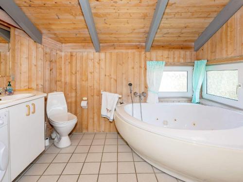  Three-Bedroom Holiday home in Fjerritslev 21 in Torup Strand
