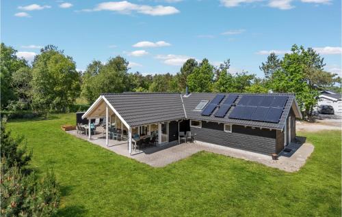  Stunning Home In lbk With 3 Bedrooms, Sauna And Wifi, Ferienwohnung in Ålbæk