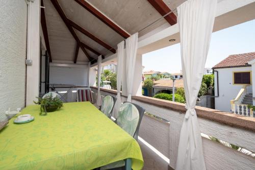 One-Bedroom Apartment with Terrace and Sea View image 2