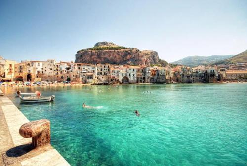  Fantasy Island in Campofelice di Roccella