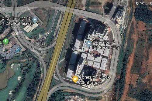 Alpine Conezion Golf View Netflix  IOI City Mall - image 14