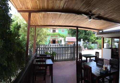Triple Room with Terrace image 10