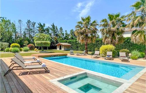 Awesome Home In Maillane With Outdoor Swimming Pool, Wifi And 4 Bedrooms