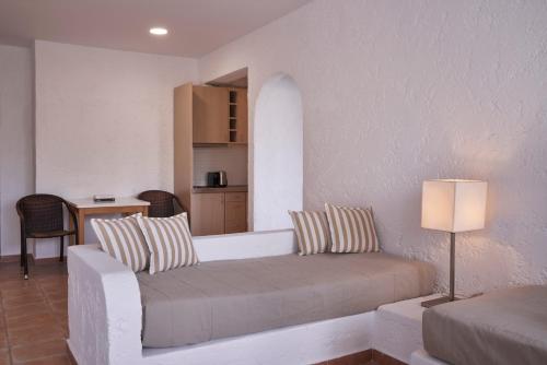 One-Bedroom Apartment image 10