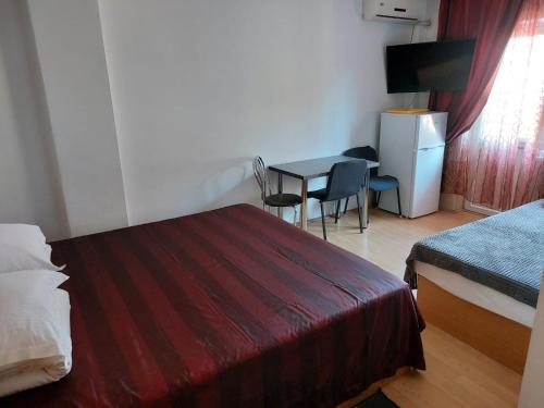 Superior Triple Room image 2