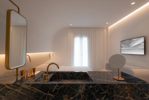 Petasos Town Hotel - image 3