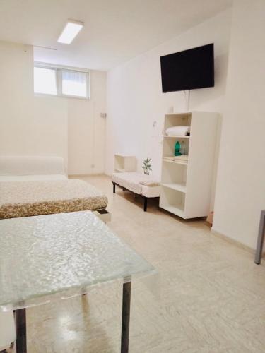  Minimal room in 70016 Noicattaro