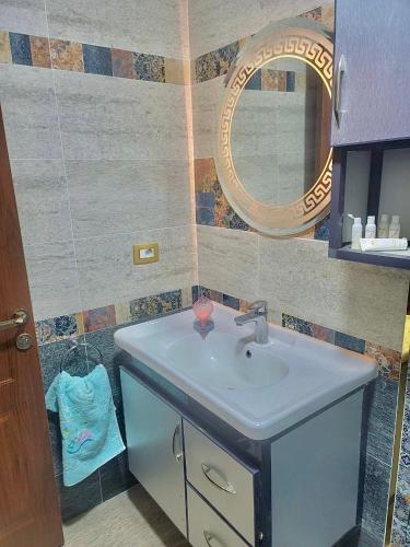 Ultra Luxury 3BR with Pools ,Sports ,Dining in Gated compound, Close to all sites