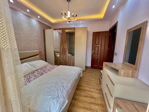 Ultra Luxury 3BR with Pools ,Sports ,Dining in Gated compound, Close to all sites