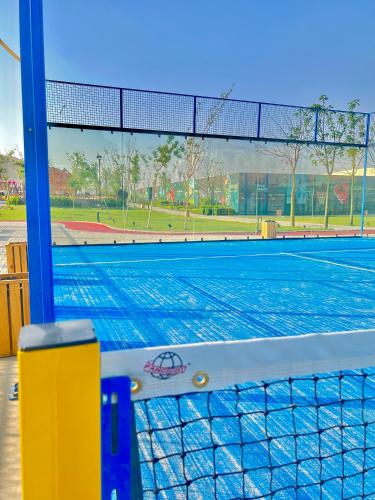 Ultra Luxury 3BR with Pools ,Sports ,Dining in Gated compound, Close to all sites