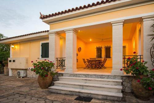 A szálláshely kívülről, Yiolanda Pool Villa by "Elite" in Egyéb