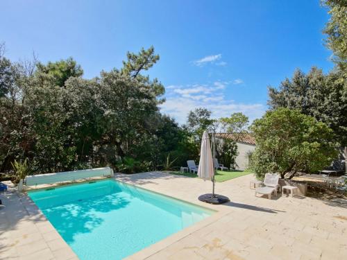 Maison calme aperçu mer avec piscine privée à 28