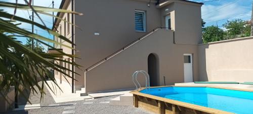 Commodious house in Rijeka with 5 bedrooms, Rijeka (Foto 3)