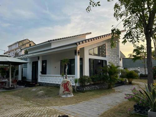 Two-Bedroom House image 10