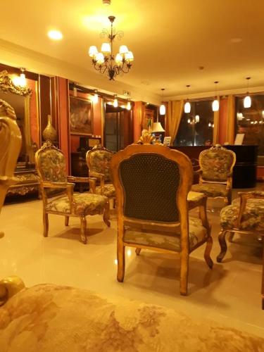 לובי, Hotel Les Ambassadeurs in אוראן