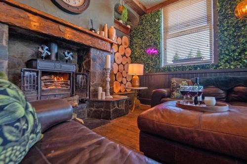 Waterfall Country Escape Entire Venue Sleeps 19 - Brecon Beacons National Park Wales