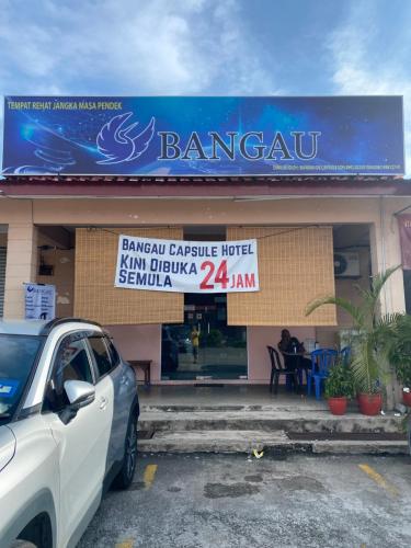 Bangau Capsule Hotel - Downtown KLIA near Sepang International Circuit
