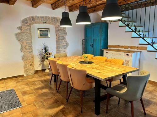 Villa Ca'Pietra, rustic stone house