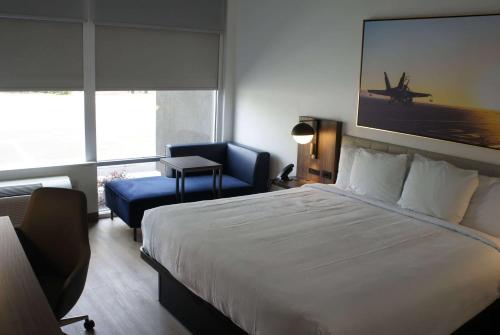 La Quinta Inn & Suites by Wyndham Manchester / Arnold AFB - main image