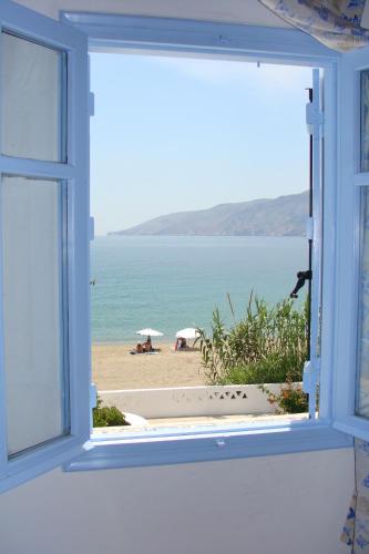 ΠΑΡΑΘΙΝ ΑΛΟΣ 2, Skiros (foto 2)