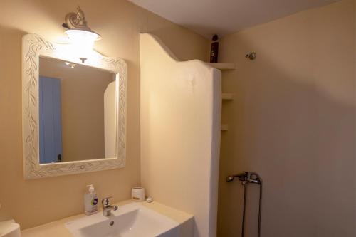 2 bedrooms, 3 beds