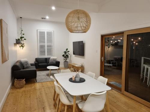 Live - Play - Stay - East Geelong, Geelong (zdjęcie 6)