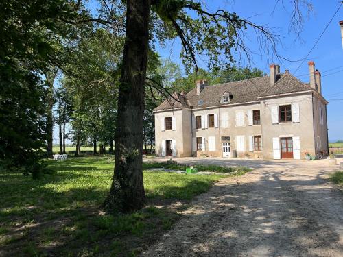 Le Gîte du Château du Piochy - Location saisonnière - Allériot