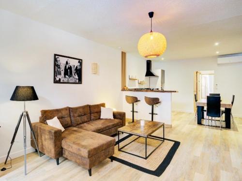 One-Bedroom Apartment image 2