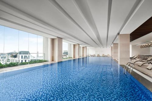 Swimming pool, Sheraton Hai Phong in Haiphong