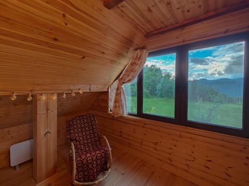 Almost Heaven - cabană cu vedere în Apuseni (Almost Heaven - cabana cu vedere in Apuseni) in Păuleşti (Hunedoara)