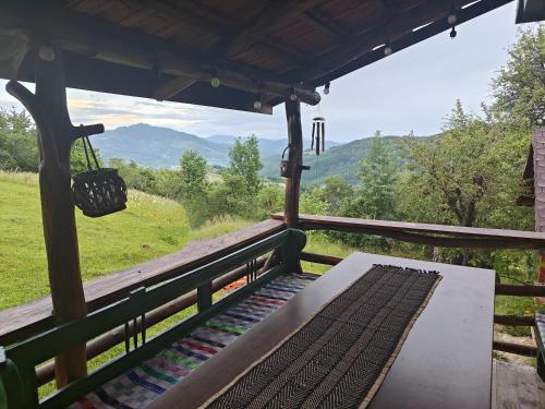Almost Heaven - cabană cu vedere în Apuseni (Almost Heaven - cabana cu vedere in Apuseni) in Păuleşti (Hunedoara)