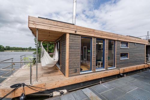 Hausboot AHOI hochwertiges Hausboote mit großer Terrasse und Kamin, Hamburk (fotografie 11)