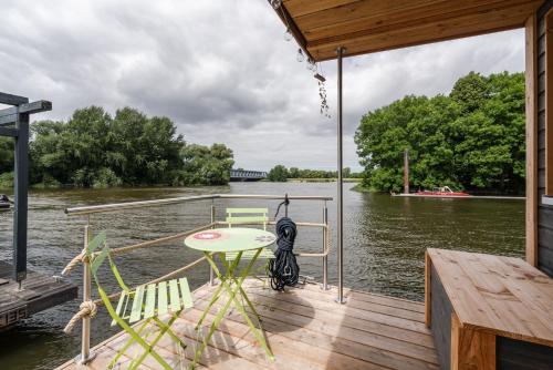 Hausboot AHOI hochwertiges Hausboote mit großer Terrasse und Kamin, Hamburk (fotografie 10)