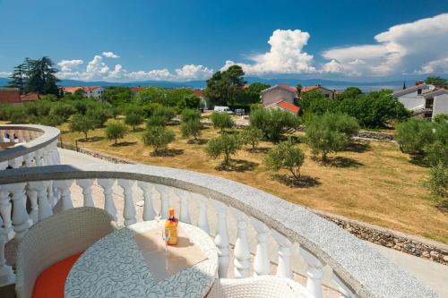 Mediu înconjurător, Vila Panorama by El-Pi Tours in Malinska