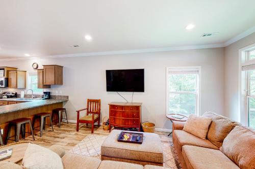 Hilltop Hideaway Hilltop Hideaway