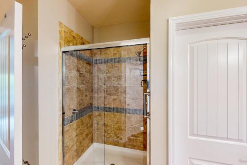 Hilltop Hideaway Hilltop Hideaway