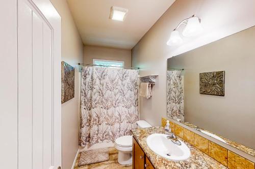 Hilltop Hideaway Hilltop Hideaway