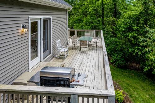 Hilltop Hideaway Hilltop Hideaway