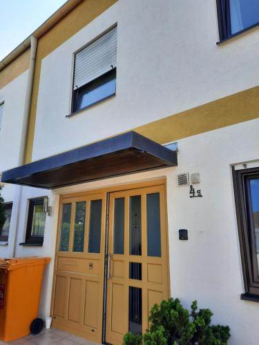 Privatzimmer in Augsburg-Haunstetten in 柯尼希斯布倫